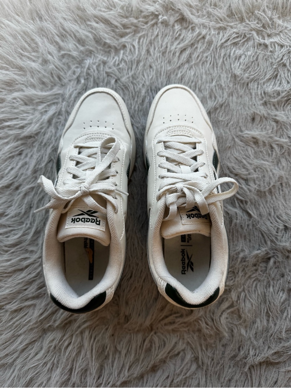 Reebok Harman Women’s Classic Style Sneakers. White- Chalk-Green Cushioned